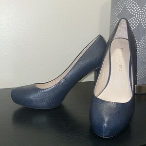 Franco Sarto Vegan Leather‎ Blue Heels.  Size 8M.